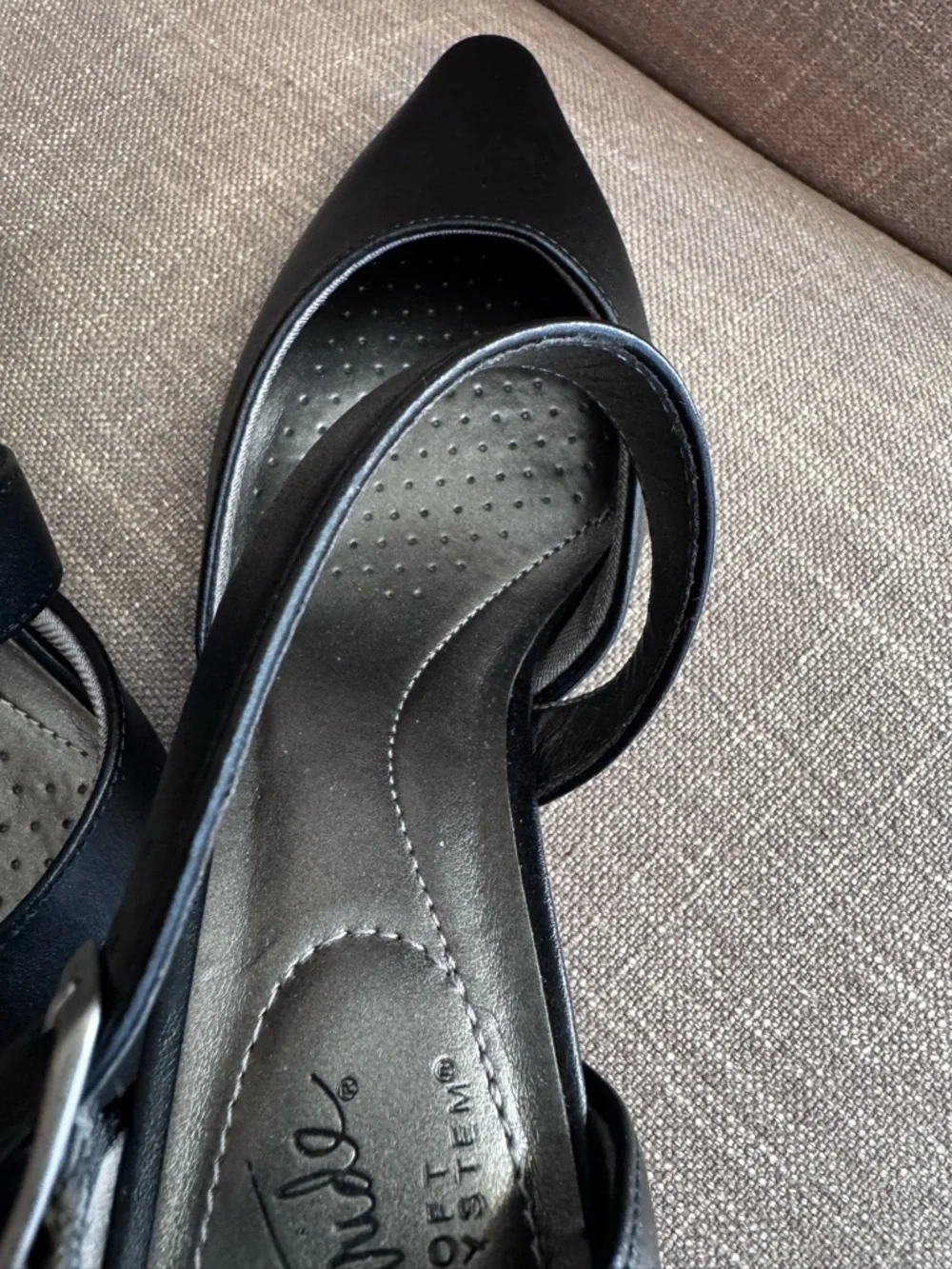 Life Stride Black Pointed-Toe Mary Jane Mid Heel Size 7 - Picture 3 of 7